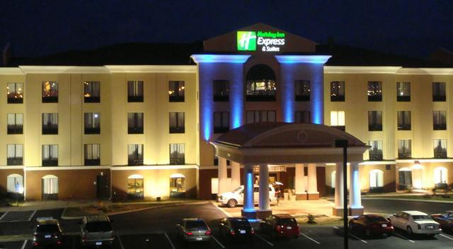 Holiday Inn Express Hotel & Suites Newport South By Ihg Екстериор снимка