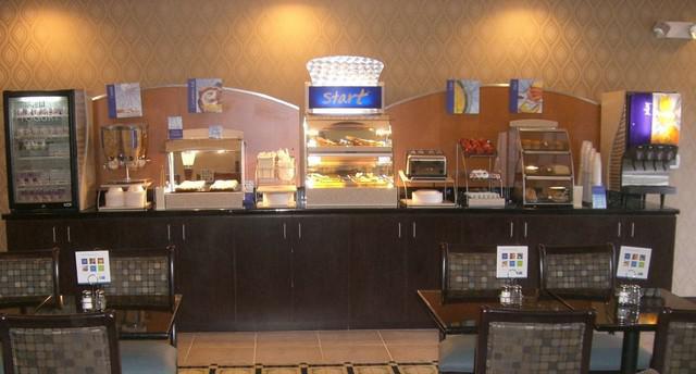 Holiday Inn Express Hotel & Suites Newport South By Ihg Екстериор снимка