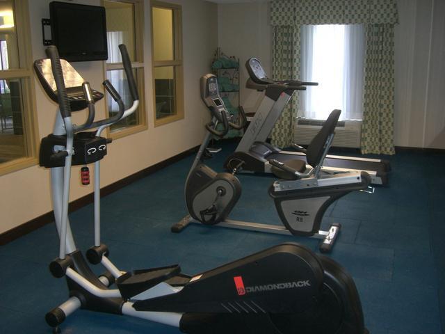 Holiday Inn Express Hotel & Suites Newport South By Ihg Екстериор снимка