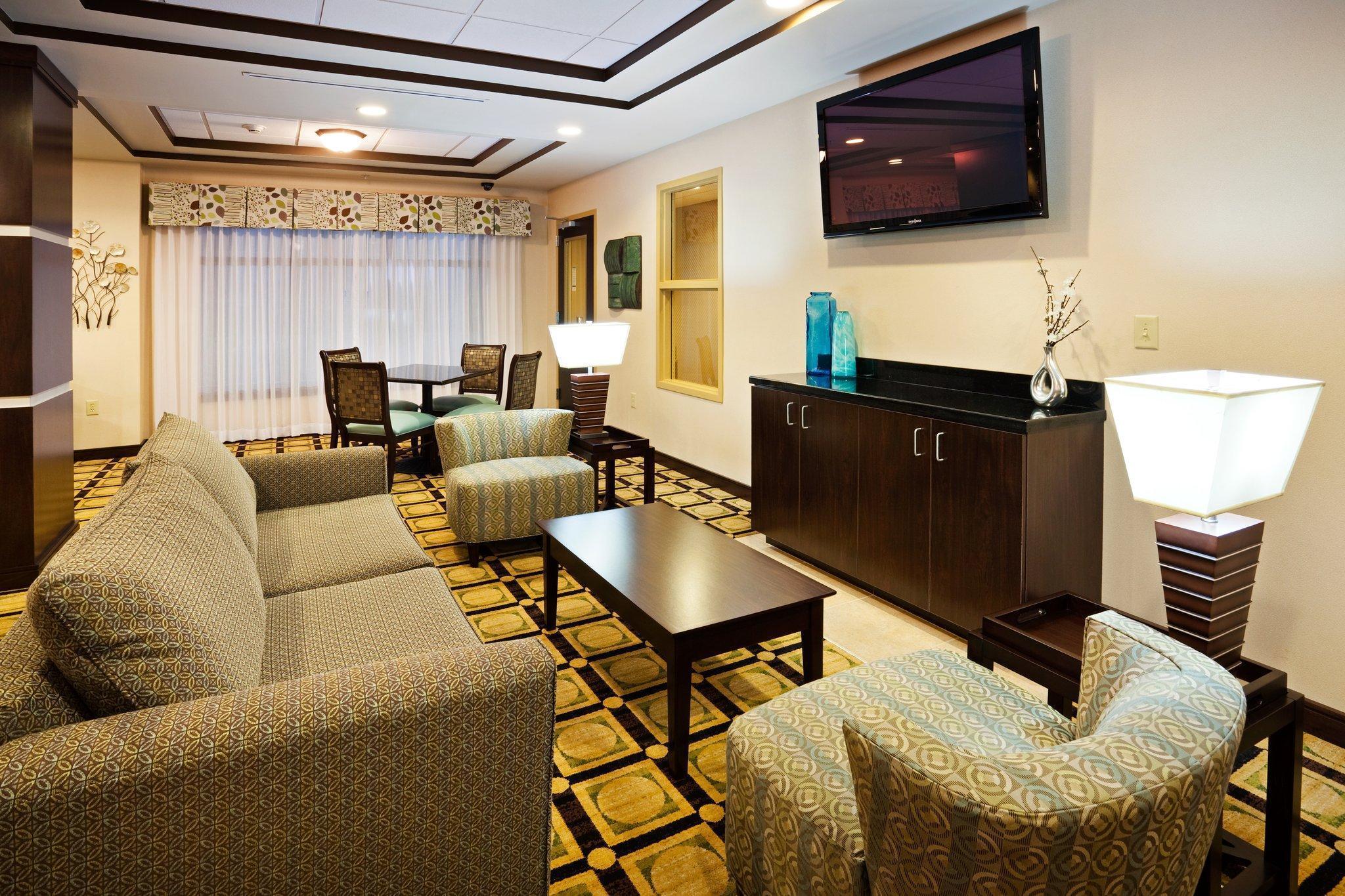 Holiday Inn Express Hotel & Suites Newport South By Ihg Екстериор снимка