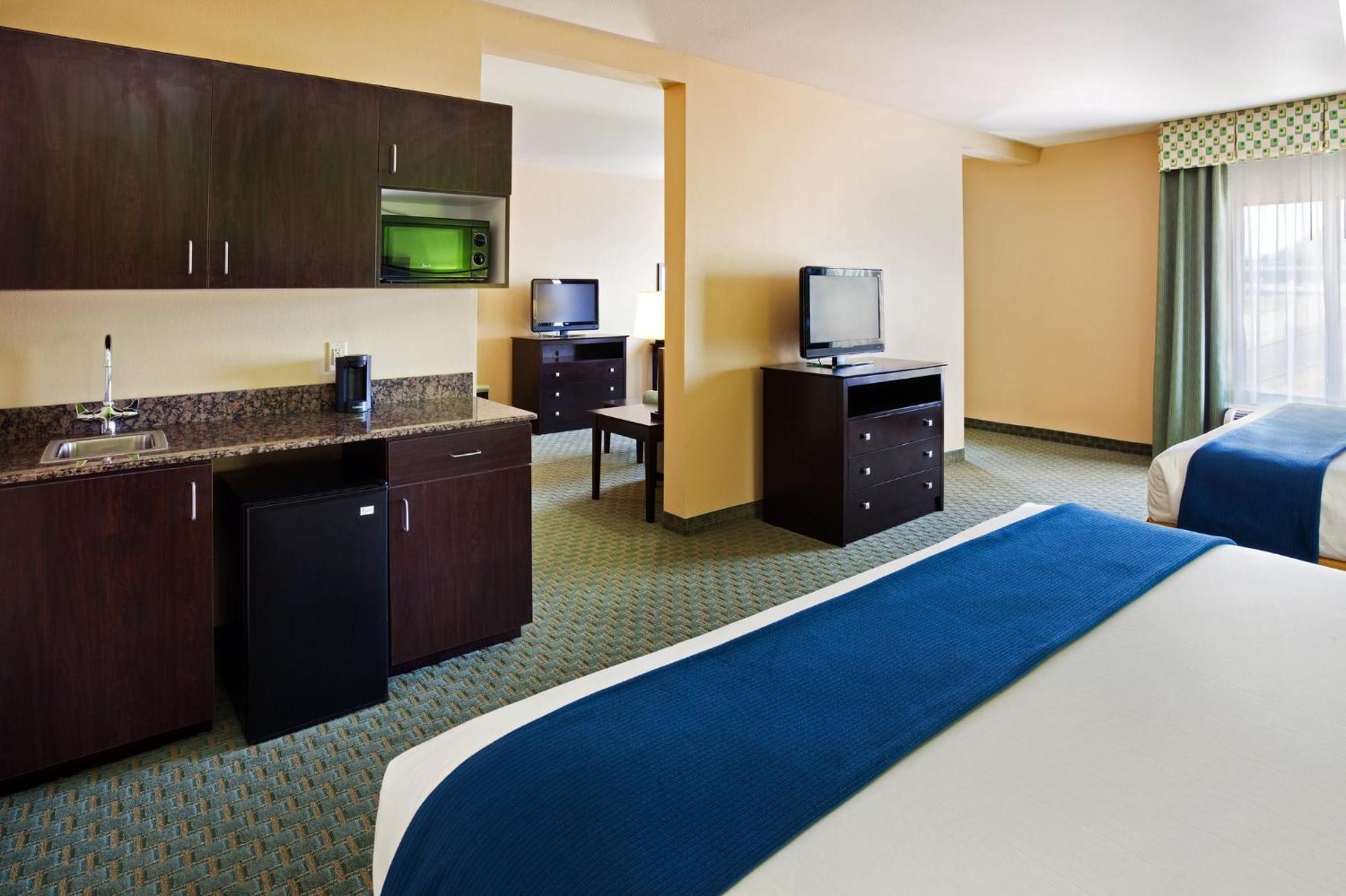Holiday Inn Express Hotel & Suites Newport South By Ihg Екстериор снимка