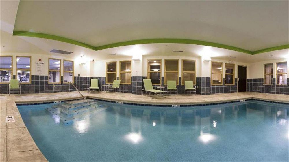 Holiday Inn Express Hotel & Suites Newport South By Ihg Екстериор снимка